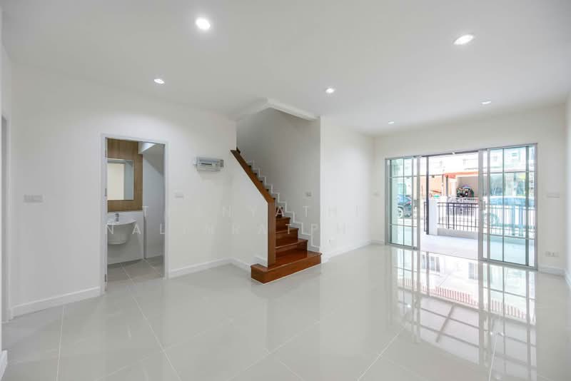 The Villa Rattanathibet : เดอะ วิลล่า รัตนาธิเบศร์, นนทบุรี, ถนน รัตนาธิเบศร์, ท่าอิฐ, ปากเกร็ด, นนทบุรี, 135 ตร.ม., ทาวน์เฮ้าส์ ขาย, โดย Thanyathita Nalinratphokin, 500498196 - DDproperty.com
