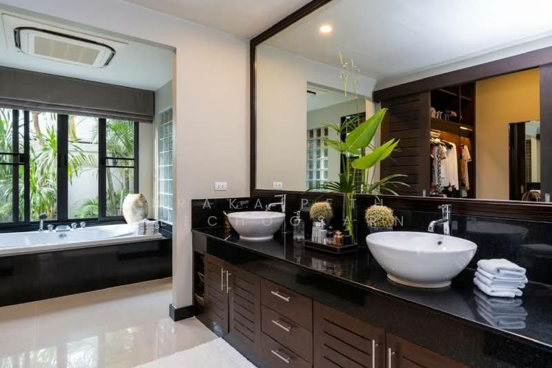 Baan Lawadee Villas, Phuket, Choeng Thale, Thalang, Phuket, 4 Bedrooms, 600 sqm, Villa For Sale, by CBRE (Thailand) Co.,Ltd, 500498199 - DDproperty.com