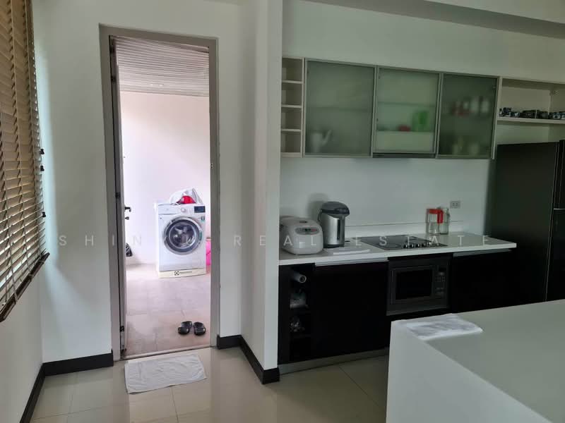 The Lofts Yennakart, Bangkok, 366 ์Soi Nang Linchi Yenakat Road, Chong Nonsi, Yan Nawa, Bangkok, 3 Bedrooms, 180 sqm, Condo For Sale, by Shinyu Real Estate, 500498244 - DDproperty.com