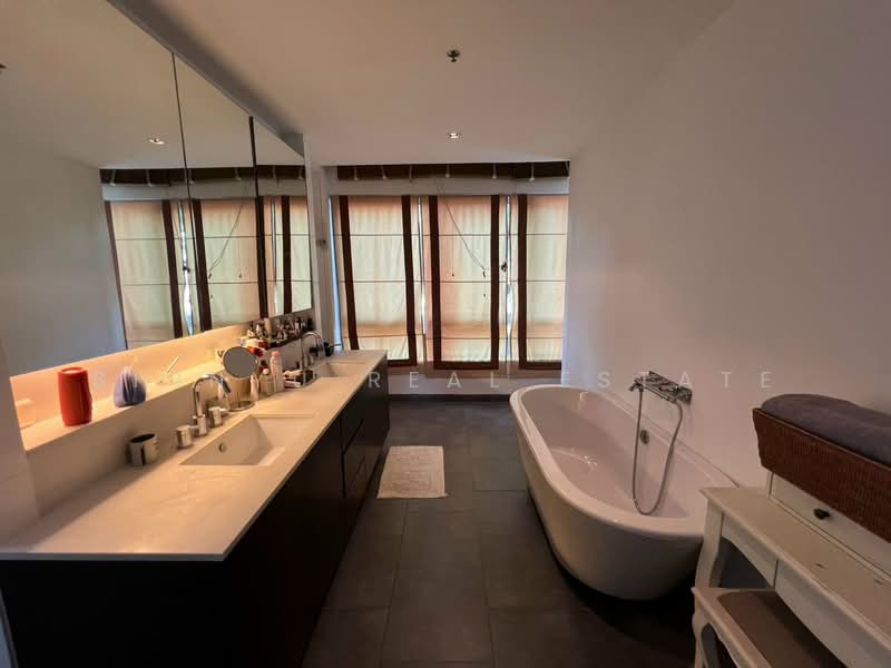 The Lofts Yennakart, Bangkok, 366 ์Soi Nang Linchi Yenakat Road, Chong Nonsi, Yan Nawa, Bangkok, 3 Bedrooms, 180 sqm, Condo For Sale, by Shinyu Real Estate, 500498244 - DDproperty.com