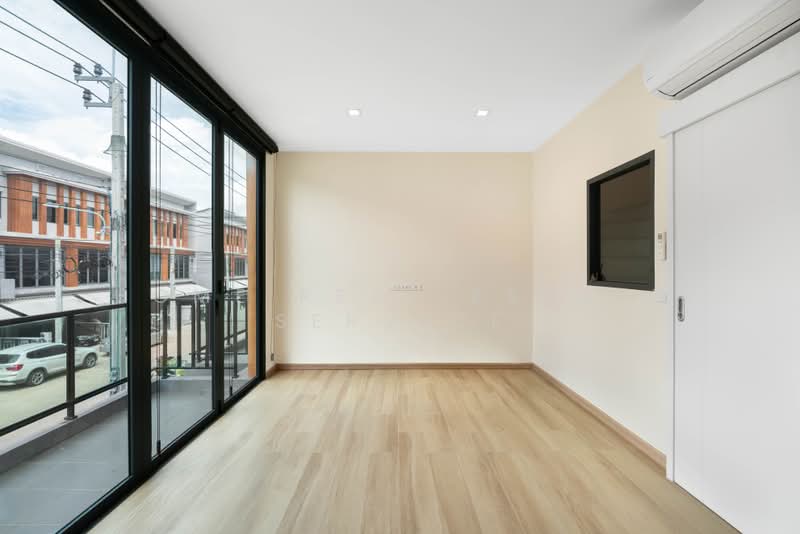Eigen Premium Townhome Pattanakarn : ไอเจ้นท์ พรีเมียม ทาวน์โฮม พัฒนาการ, กรุงเทพ, ซอยพัฒนาการ 99 ถนนพัฒนาการตัดใหม่, ประเวศ, กรุงเทพ, 182 ตร.ม., ทาวน์เฮ้าส์ ขาย, โดย HOME Real Estate Service, 500498285 - DDproperty.com
