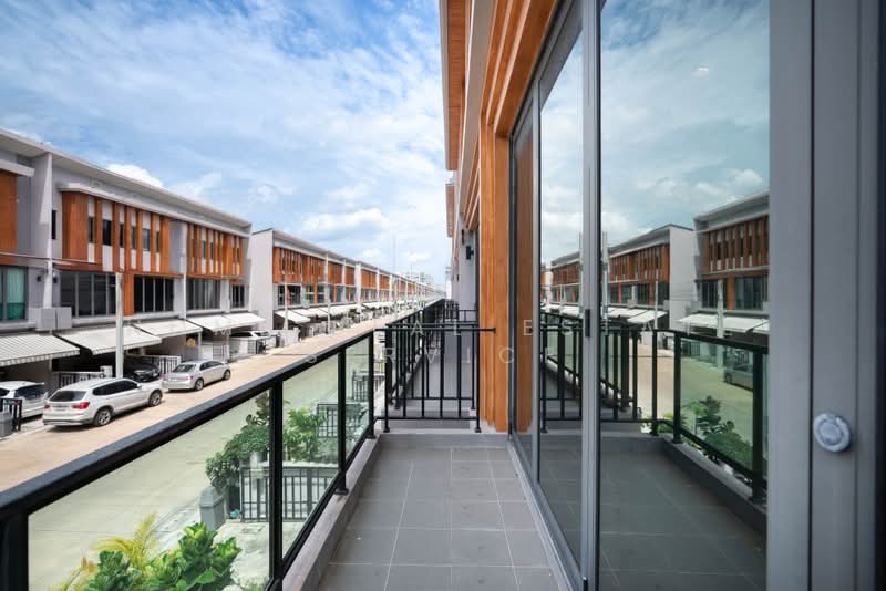 Eigen Premium Townhome Pattanakarn : ไอเจ้นท์ พรีเมียม ทาวน์โฮม พัฒนาการ, กรุงเทพ, ซอยพัฒนาการ 99 ถนนพัฒนาการตัดใหม่, ประเวศ, กรุงเทพ, 182 ตร.ม., ทาวน์เฮ้าส์ ขาย, โดย HOME Real Estate Service, 500498285 - DDproperty.com