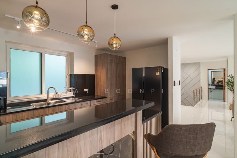 Luxurious Absolute Beachfront Residence with Panoramic Sea Views, Phuket, Wichit, Muang Phuket, Phuket, 3 Bedrooms, 280 sqm, Single Detached House For Sale, by Sirirat Boonpitak , 500498312 - DDproperty.com