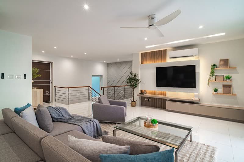 Luxurious Absolute Beachfront Residence with Panoramic Sea Views, Phuket, Wichit, Muang Phuket, Phuket, 3 Bedrooms, 280 sqm, Single Detached House For Sale, by Sirirat Boonpitak , 500498312 - DDproperty.com