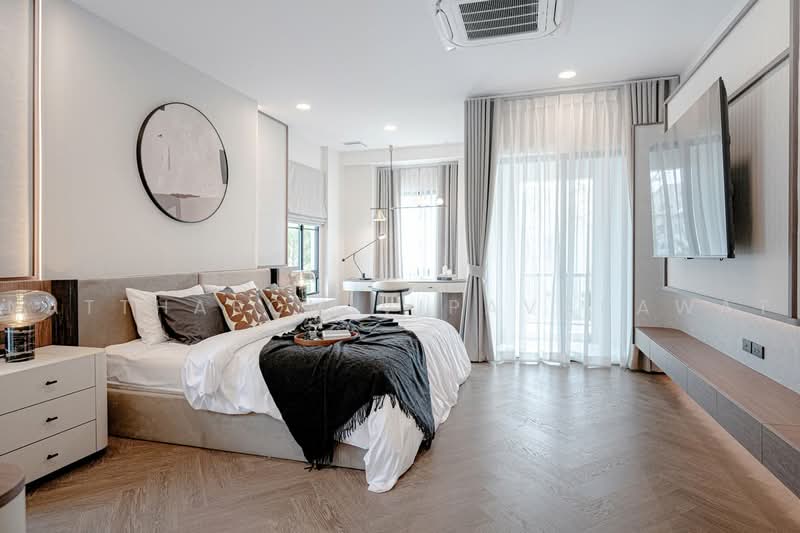 Nantawan Rama 9 - New Krungthepkreetha, Bangkok, Saphan Sung, Bangkok, 3 Bedrooms, 302 sqm, Single Detached House For Rent, by Nattharom Vipavarawat, 500498314 - DDproperty.com