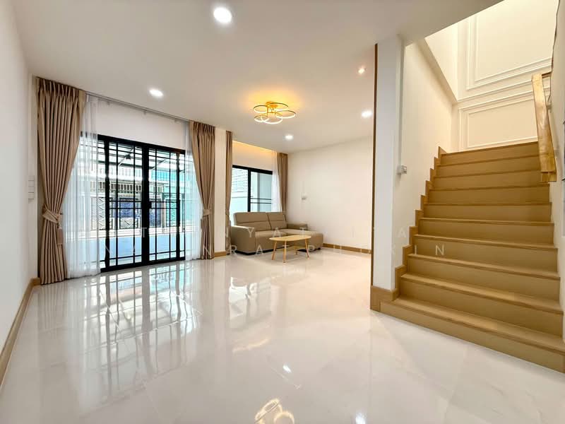 หมู่บ้านมณเฑียรทอง บางแค, กรุงเทพ, หลักสอง, บางแค, กรุงเทพ, 120 ตร.ม., ทาวน์เฮ้าส์ ขาย, โดย Thanyathita Nalinratphokin, 500498387 - DDproperty.com
