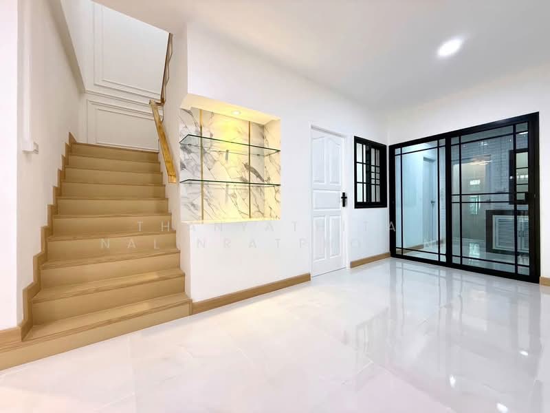 หมู่บ้านมณเฑียรทอง บางแค, Bangkok, Lak Song, Bang Khae, Bangkok, 4 Bedrooms, 120 sqm, Townhouse For Sale, by Thanyathita Nalinratphokin, 500498387 - DDproperty.com