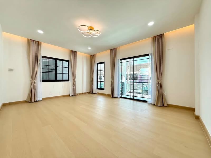 หมู่บ้านมณเฑียรทอง บางแค, Bangkok, Lak Song, Bang Khae, Bangkok, 4 Bedrooms, 120 sqm, Townhouse For Sale, by Thanyathita Nalinratphokin, 500498387 - DDproperty.com