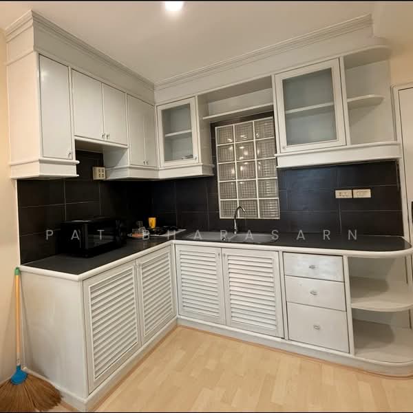 Saranjai Mansion, Bangkok, Soi Sukhumvit 6, Khlong Toei, Bangkok, Studio, 40 sqm, Condo For Rent, by Pat Bharasarn, 500498419 - DDproperty.com