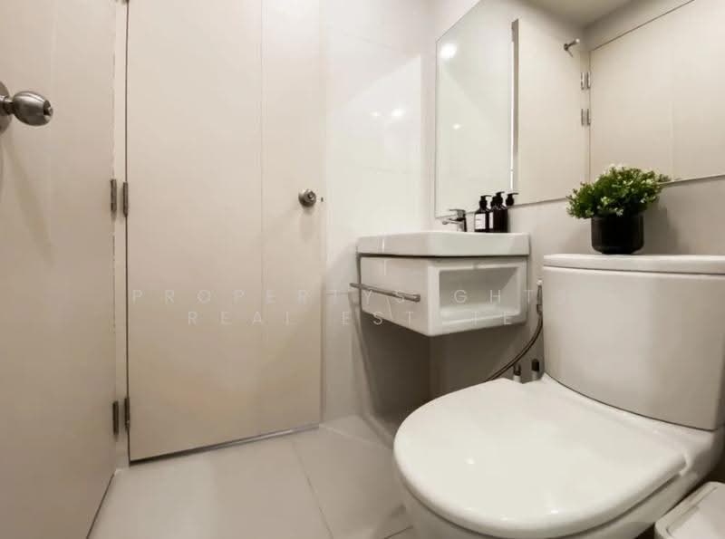 Life Asoke, Bangkok, Asoke-Dindang Road, Bang Kapi, Huai Khwang, Bangkok, 2 Bedrooms, 60 sqm, Condo For Rent, by PROPERTYSIGHTS REAL ESTATE, 500498437 - DDproperty.com