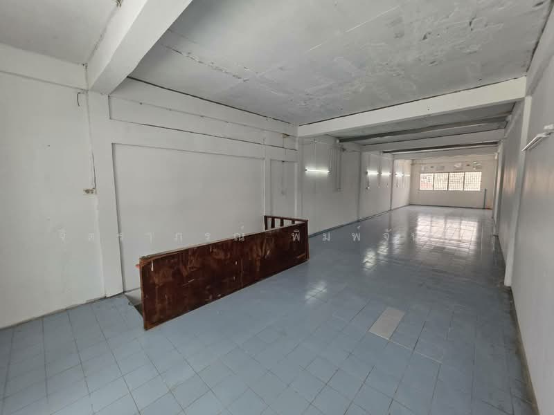 Charan sanitwong soi 13, Bangkok, จรัญสนิทวงศ์ 13, Bang Waek, Phasi Charoen, Bangkok, 4 Bedrooms, 300 sqm, Townhouse For Rent, by จิตราภรณ์ พิมพ์จันทร์, 500498487 - DDproperty.com