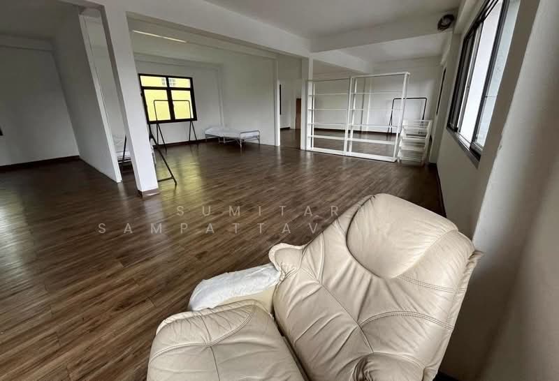 Building for rent Sukhumvit, Phra Khanong, Bangkok, Phra Kanong, Khlong Toei, Bangkok, , 500 sqm, Retail Space For Rent, by Sumitara Sampattavanija, 500498512 - DDproperty.com