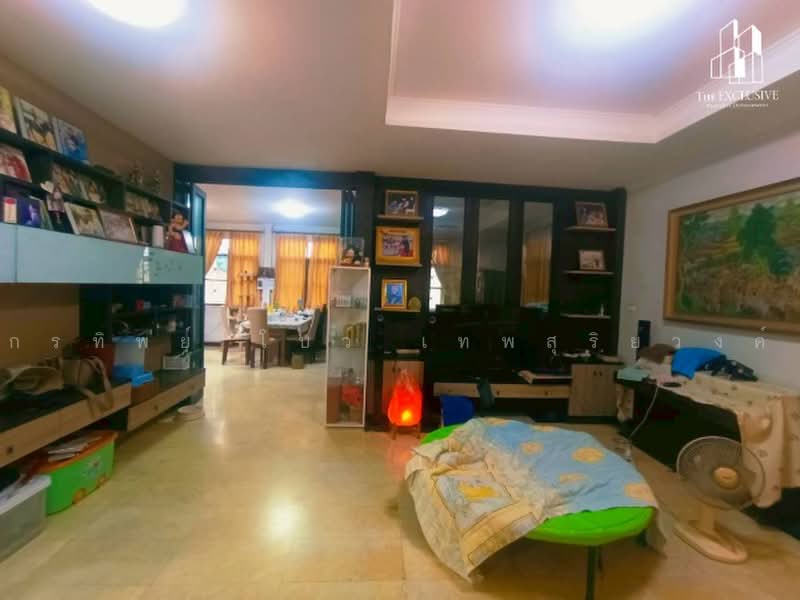 หมู่บ้านลาดพร้าว โครงการ 1, กรุงเทพ, คลองจั่น, บางกะปิ, กรุงเทพ, 240 ตร.ม., บ้านเดี่ยว ขาย, โดย กรทิพย์ โบว์ เทพสุริยวงค์, 500498524 - DDproperty.com