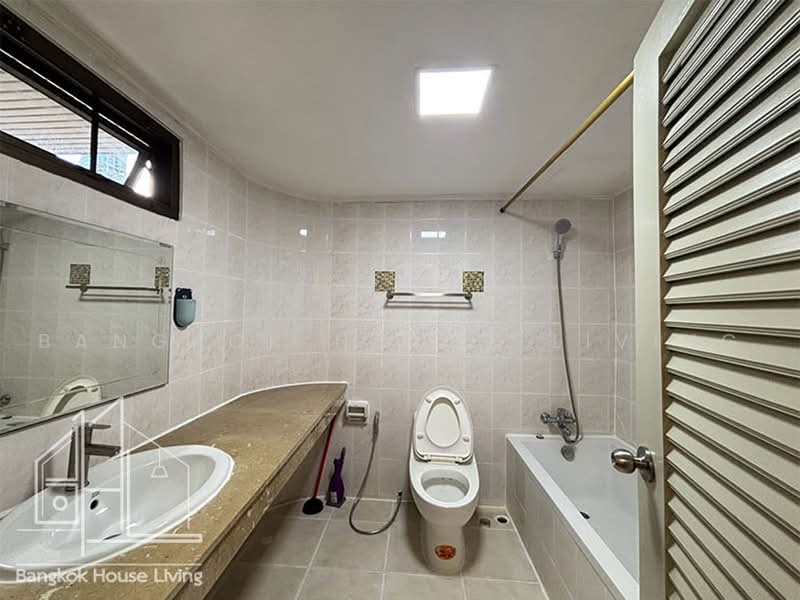 D.H.Grand Tower, Bangkok, Soi Prommit, Khlong Tan Nua, Watthana, Bangkok, 3 Bedrooms, 240 sqm, Apartment For Rent, by Bangkok House Living, 500498648 - DDproperty.com