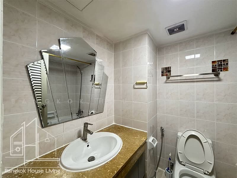 D.H.Grand Tower, Bangkok, Soi Prommit, Khlong Tan Nua, Watthana, Bangkok, 3 Bedrooms, 240 sqm, Apartment For Rent, by Bangkok House Living, 500498648 - DDproperty.com