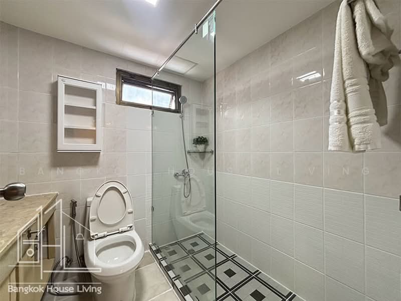 D.H.Grand Tower, Bangkok, Soi Prommit, Khlong Tan Nua, Watthana, Bangkok, 3 Bedrooms, 260 sqm, Condo For Rent, by Bangkok House Living, 500498675 - DDproperty.com