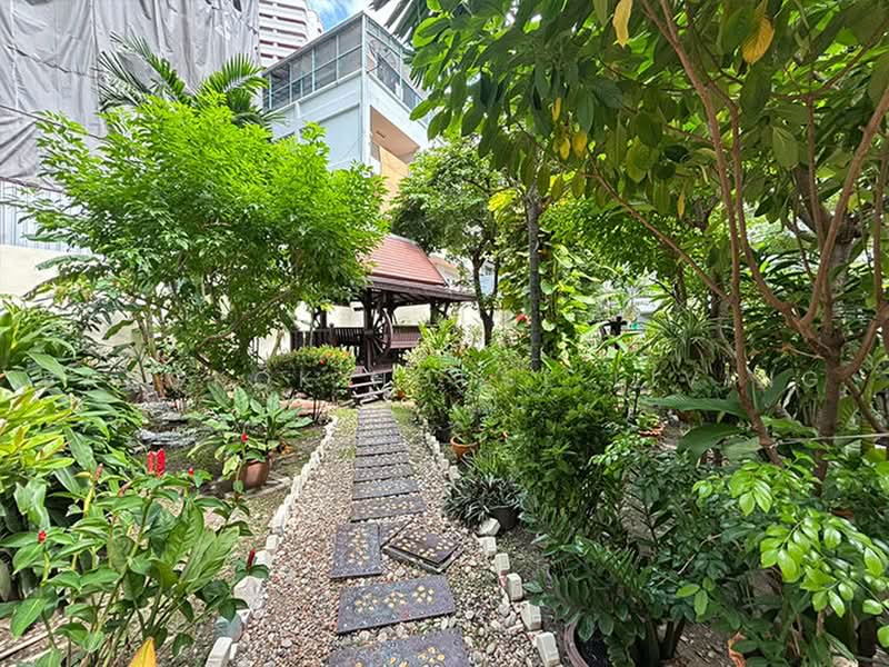 D.H.Grand Tower, Bangkok, Soi Prommit, Khlong Tan Nua, Watthana, Bangkok, 3 Bedrooms, 260 sqm, Condo For Rent, by Bangkok House Living, 500498675 - DDproperty.com