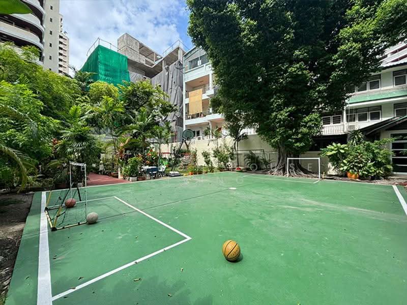 D.H.Grand Tower, Bangkok, Soi Prommit, Khlong Tan Nua, Watthana, Bangkok, 3 Bedrooms, 260 sqm, Condo For Rent, by Bangkok House Living, 500498675 - DDproperty.com