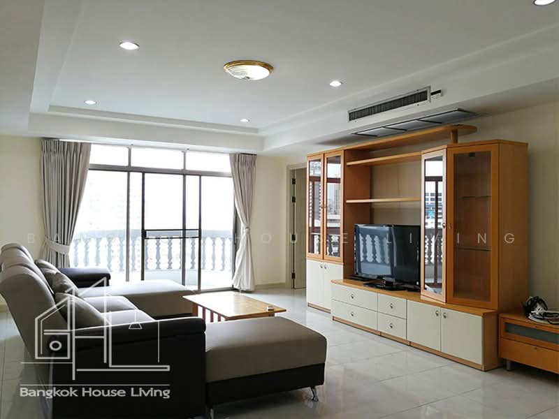 Royal Castle Sukhumvit, Bangkok, 30 Soi Sukhumvit 39, Khlongtoei Nua, Watthana, Bangkok, 3 Bedrooms, 160 sqm, Condo For Rent, by Bangkok House Living, 500498705 - DDproperty.com
