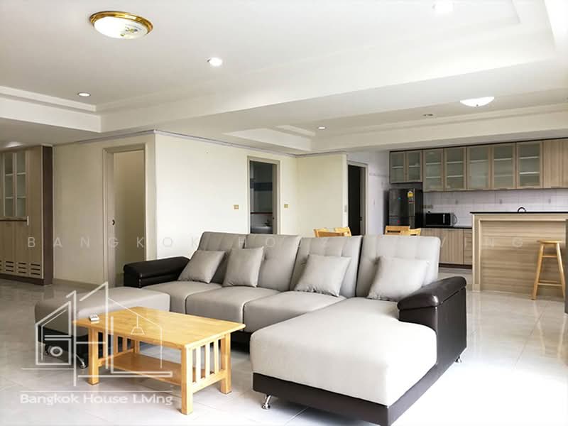 Royal Castle Sukhumvit, Bangkok, 30 Soi Sukhumvit 39, Khlongtoei Nua, Watthana, Bangkok, 3 Bedrooms, 160 sqm, Condo For Rent, by Bangkok House Living, 500498705 - DDproperty.com