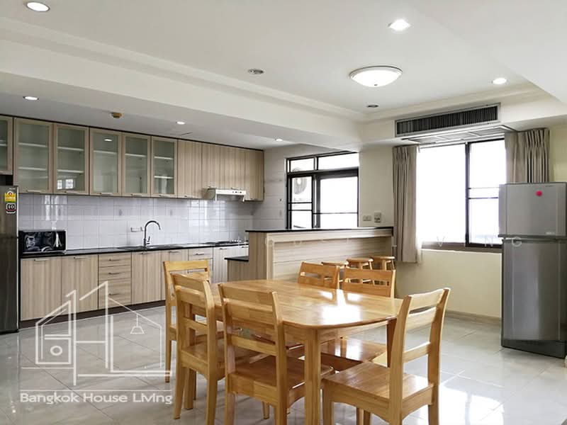 Royal Castle Sukhumvit, Bangkok, 30 Soi Sukhumvit 39, Khlongtoei Nua, Watthana, Bangkok, 3 Bedrooms, 160 sqm, Condo For Rent, by Bangkok House Living, 500498705 - DDproperty.com