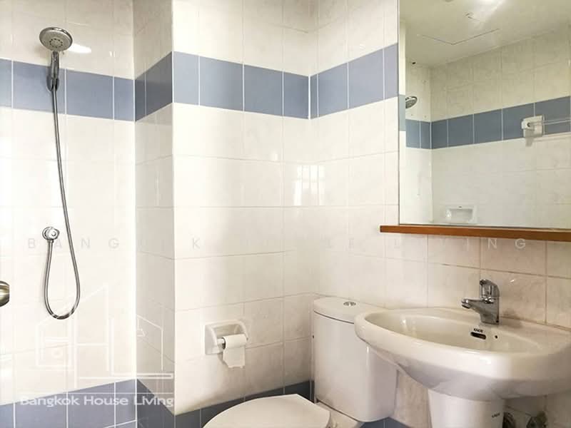 Royal Castle Sukhumvit, Bangkok, 30 Soi Sukhumvit 39, Khlongtoei Nua, Watthana, Bangkok, 3 Bedrooms, 160 sqm, Condo For Rent, by Bangkok House Living, 500498705 - DDproperty.com