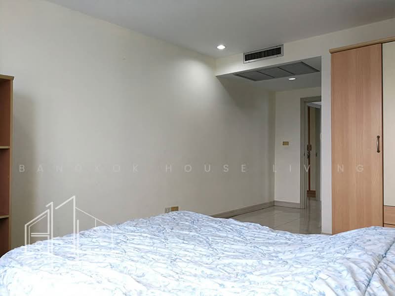 Royal Castle Sukhumvit, Bangkok, 30 Soi Sukhumvit 39, Khlongtoei Nua, Watthana, Bangkok, 3 Bedrooms, 160 sqm, Condo For Rent, by Bangkok House Living, 500498705 - DDproperty.com
