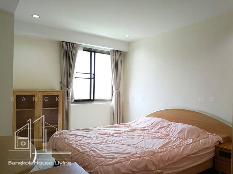 Royal Castle Sukhumvit, Bangkok, 30 Soi Sukhumvit 39, Khlongtoei Nua, Watthana, Bangkok, 3 Bedrooms, 160 sqm, Condo For Rent, by Bangkok House Living, 500498705 - DDproperty.com