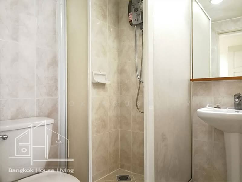 Royal Castle Sukhumvit, Bangkok, 30 Soi Sukhumvit 39, Khlongtoei Nua, Watthana, Bangkok, 3 Bedrooms, 160 sqm, Condo For Rent, by Bangkok House Living, 500498705 - DDproperty.com