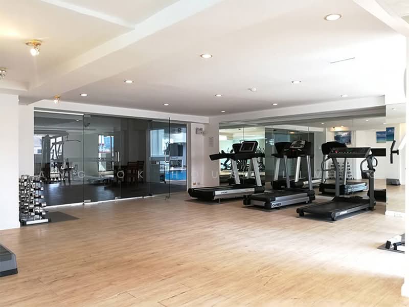 Royal Castle Sukhumvit, Bangkok, 30 Soi Sukhumvit 39, Khlongtoei Nua, Watthana, Bangkok, 3 Bedrooms, 160 sqm, Condo For Rent, by Bangkok House Living, 500498705 - DDproperty.com