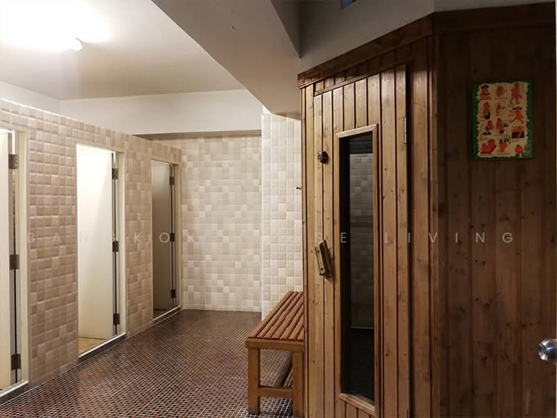 Royal Castle Sukhumvit, Bangkok, 30 Soi Sukhumvit 39, Khlongtoei Nua, Watthana, Bangkok, 3 Bedrooms, 160 sqm, Condo For Rent, by Bangkok House Living, 500498705 - DDproperty.com