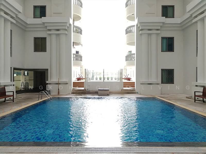 Royal Castle Sukhumvit, Bangkok, 30 Soi Sukhumvit 39, Khlongtoei Nua, Watthana, Bangkok, 3 Bedrooms, 160 sqm, Condo For Rent, by Bangkok House Living, 500498705 - DDproperty.com