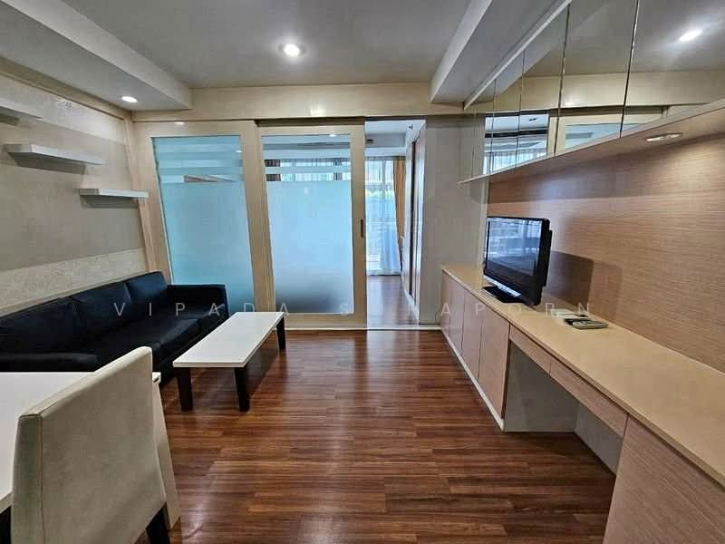 The Rajdamri, Bangkok, Ratchadamri Road, Lumphini, Pathum Wan, Bangkok, 1 Bedroom, 45 sqm, Condo For Rent, by Vipada Supaporn, 500498785 - DDproperty.com