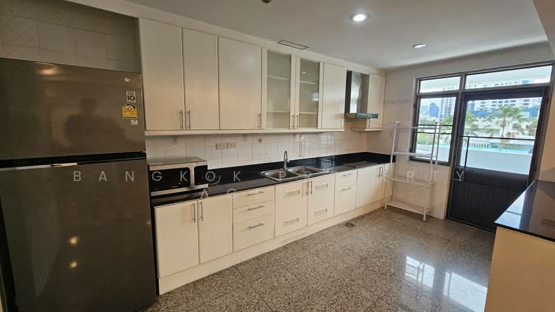 Royal Castle Sukhumvit, Bangkok, 30 Soi Sukhumvit 39, Khlongtoei Nua, Watthana, Bangkok, 3 Bedrooms, 164 sqm, Condo For Rent, by BANGKOK PROPERTY AGENTS, 500498853 - DDproperty.com