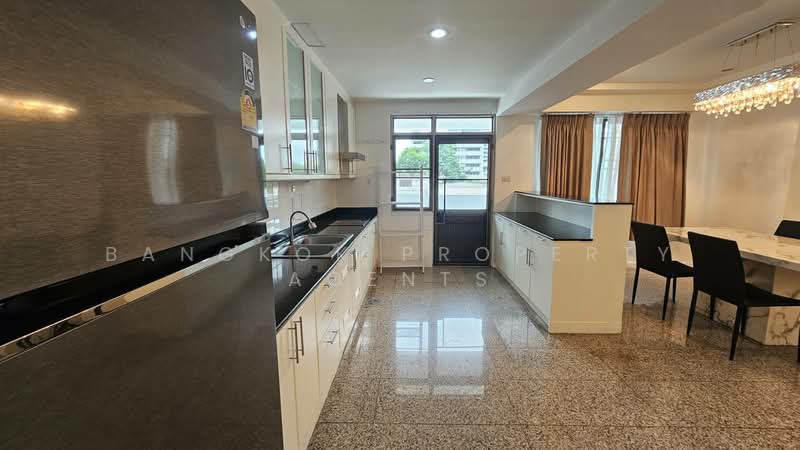 Royal Castle Sukhumvit, Bangkok, 30 Soi Sukhumvit 39, Khlongtoei Nua, Watthana, Bangkok, 3 Bedrooms, 164 sqm, Condo For Rent, by BANGKOK PROPERTY AGENTS, 500498853 - DDproperty.com
