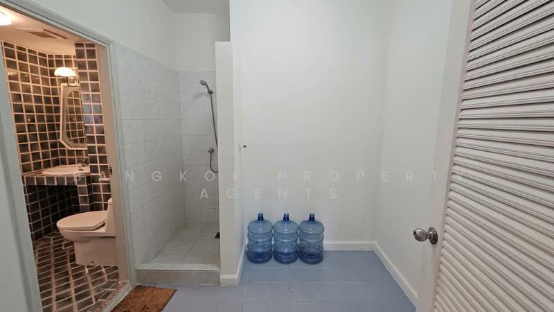 Royal Castle Sukhumvit, Bangkok, 30 Soi Sukhumvit 39, Khlongtoei Nua, Watthana, Bangkok, 3 Bedrooms, 164 sqm, Condo For Rent, by BANGKOK PROPERTY AGENTS, 500498853 - DDproperty.com