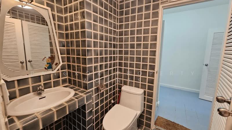 Royal Castle Sukhumvit, Bangkok, 30 Soi Sukhumvit 39, Khlongtoei Nua, Watthana, Bangkok, 3 Bedrooms, 164 sqm, Condo For Rent, by BANGKOK PROPERTY AGENTS, 500498853 - DDproperty.com
