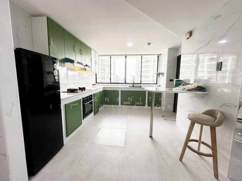 President Park Sukhumvit 24, Bangkok, 99 Sukhumvit 24 Alley, Khlongtoei Nua, Watthana, Bangkok, 4 Bedrooms, 306 sqm, Condo For Sale, by Thananith Ittitulyapong, 500498883 - DDproperty.com