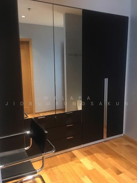 The Emporio Place, Bangkok, 93 Soi Sukhumvit 24, Sukhumvit Road, Khong Tan, Khlong Toei, Bangkok, 2 Bedrooms, 106 sqm, Condo For Sale, by Walapa Jidbumrungsakun, 500498890 - DDproperty.com
