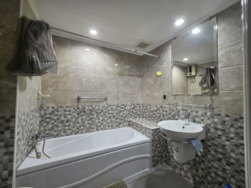 Lumpini Place Narathiwas-Chaopraya, Bangkok, 1298 Rama 3 Road, Chong Nonsi, Yan Nawa, Bangkok, 3 Bedrooms, 94 sqm, Condo For Sale, by สมเกียรติ แซ่ตั้ง, 500498917 - DDproperty.com