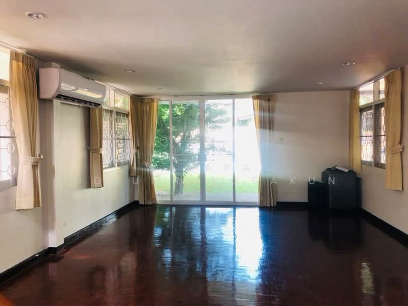 3-BR House, Bangkok, Khlong Tan Nua, Watthana, Bangkok, 3 Bedrooms, 150 sqm, Single Detached House For Rent, by Walapa Jidbumrungsakun, 500498949 - DDproperty.com
