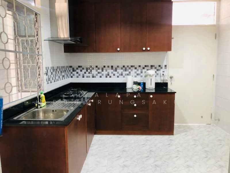 3-BR House, Bangkok, Khlong Tan Nua, Watthana, Bangkok, 3 Bedrooms, 150 sqm, Single Detached House For Rent, by Walapa Jidbumrungsakun, 500498949 - DDproperty.com