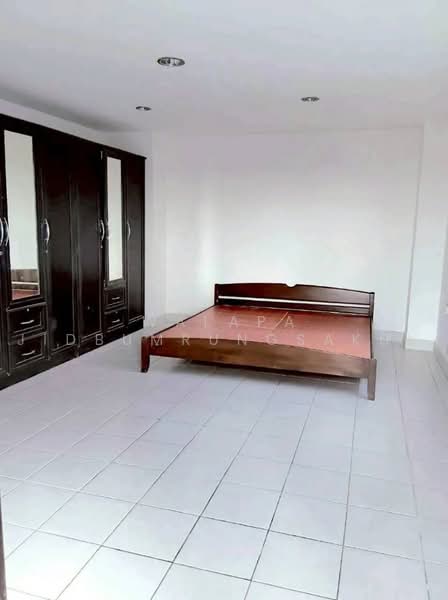 Thippharoek Condominium, Bangkok, 978 Soi Borommaratchachonnani 12, Bang Bamru, Bang Phlat, Bangkok, 1 Bedroom, 53 sqm, Condo For Sale, by Walapa Jidbumrungsakun, 500498954 - DDproperty.com