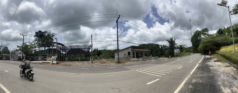 ขายบ้านพร้อมที่ดิน 142 ตร.วา พังงา ติดถนนใหญ่ ตรงข้าม Beyond Skywalk นางชี | ยกแปลง 3.9 ล้าน, พังงา, คลองเคียน, ตะกั่วทุ่ง, พังงา, 96 ตร.ม., บ้านเดี่ยว ขาย, โดย คุณรามฤดี ช่อแตง, 500498959 - DDproperty.com