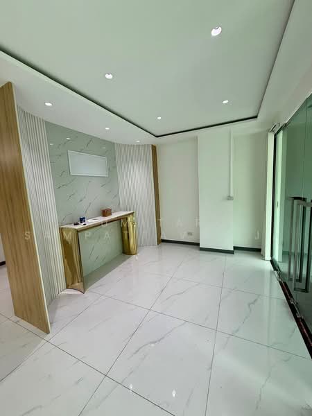 Home Office for Rent Rama 9, Bangkok, Wang Thonglang, Bangkok, 4 Bedrooms, 500 sqm, Townhouse For Rent, by Sumitara Sampattavanija, 500498969 - DDproperty.com