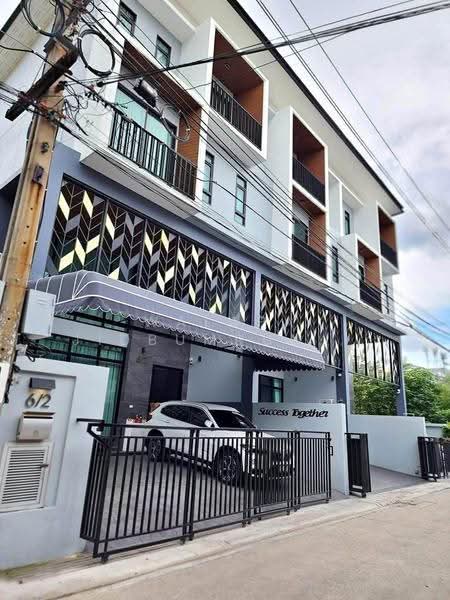 undefined, Bangkok, Lat Phrao, Bangkok, 4 Bedrooms, 300 sqm, Townhouse For Rent, by Walapa Jidbumrungsakun, 500499008 - DDproperty.com