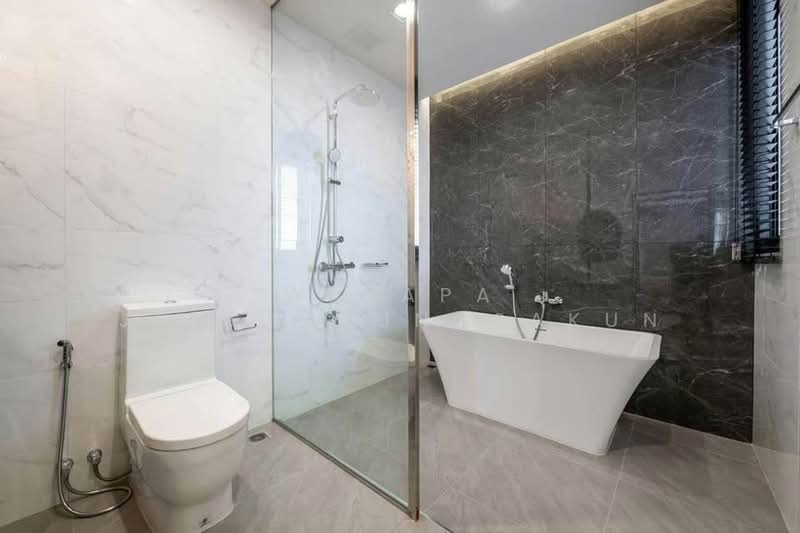 undefined, Bangkok, Lat Phrao, Bangkok, 4 Bedrooms, 300 sqm, Townhouse For Rent, by Walapa Jidbumrungsakun, 500499008 - DDproperty.com