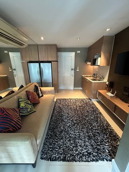 The Clover Thonglor Residence, Bangkok, Soi Sukhumvit 55, Khlong Tan Nua, Watthana, Bangkok, 1 Bedroom, 36 sqm, Condo For Rent, by Thananith Ittitulyapong, 500499025 - DDproperty.com