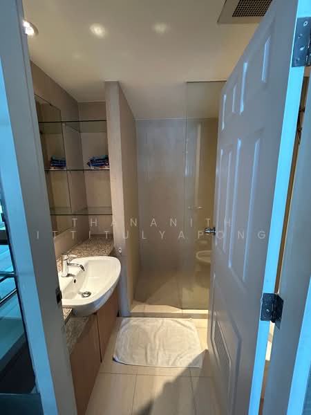 The Clover Thonglor Residence, Bangkok, Soi Sukhumvit 55, Khlong Tan Nua, Watthana, Bangkok, 1 Bedroom, 36 sqm, Condo For Rent, by Thananith Ittitulyapong, 500499025 - DDproperty.com