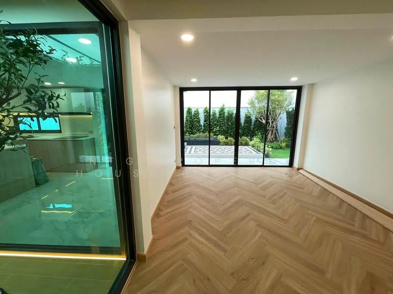 บ้านเดี่ยวรีโนเวทใหม่ ย่านลาดพร้าว โชคชัยสี่, Bangkok, Lat Phrao, Bangkok, 4 Bedrooms, 320 sqm, Single Detached House For Sale, by NTG Property House Co.,Ltd., 500499045 - DDproperty.com